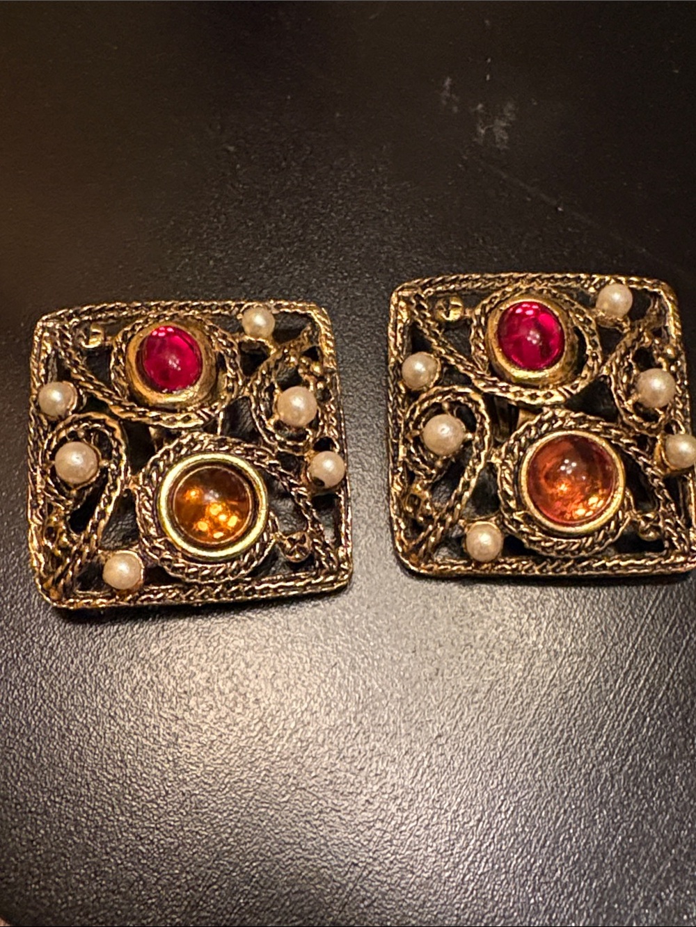 Vintage Simon Chang clip on earrings